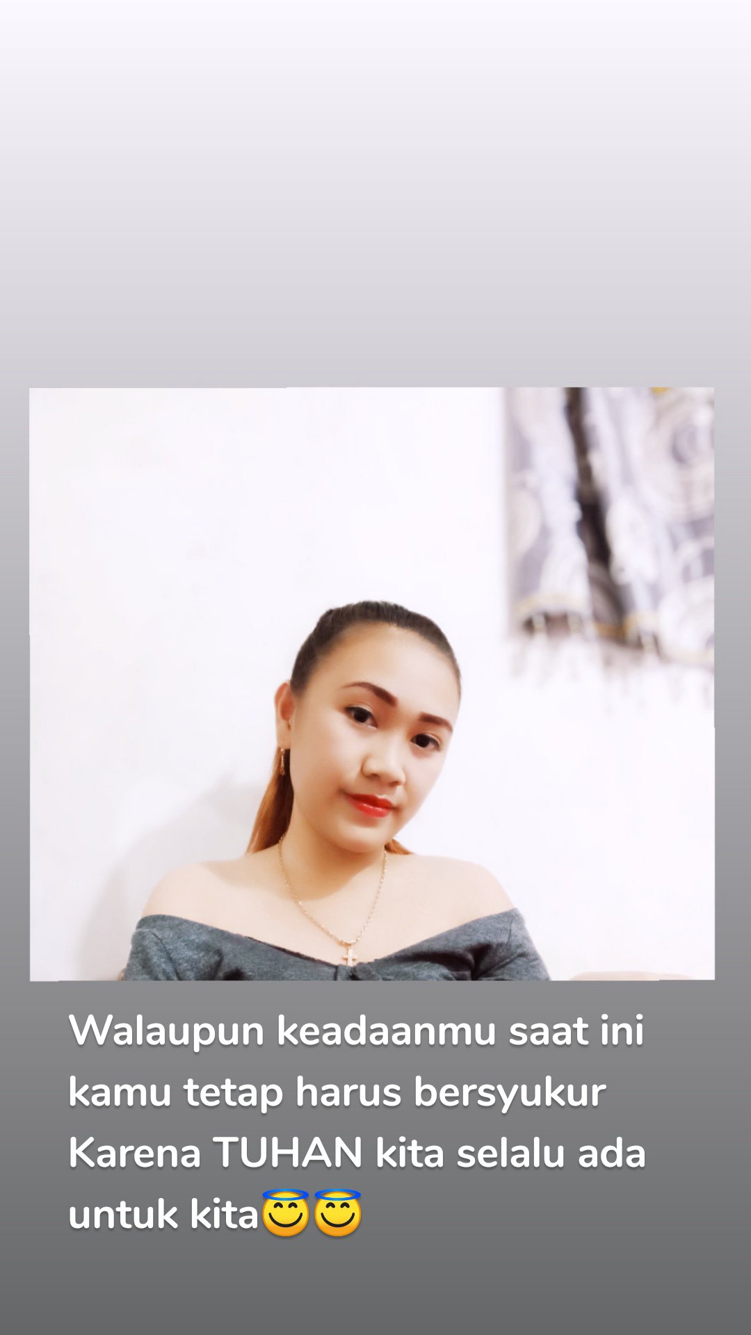 









Walaupun keadaanmu saat ini kamu tetap harus bersyukur 
Karena TUHAN kita selalu ada untuk kita😇😇